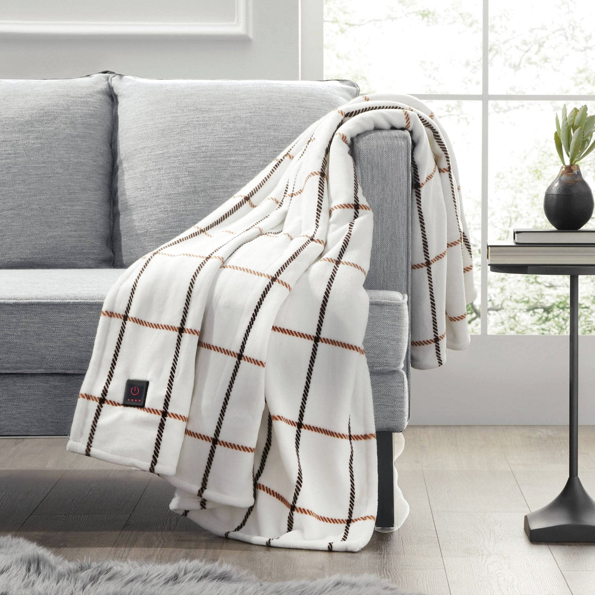 Brookstone Cozy Heated Plush Throw Blanket 50x60 in Camel Window Pane