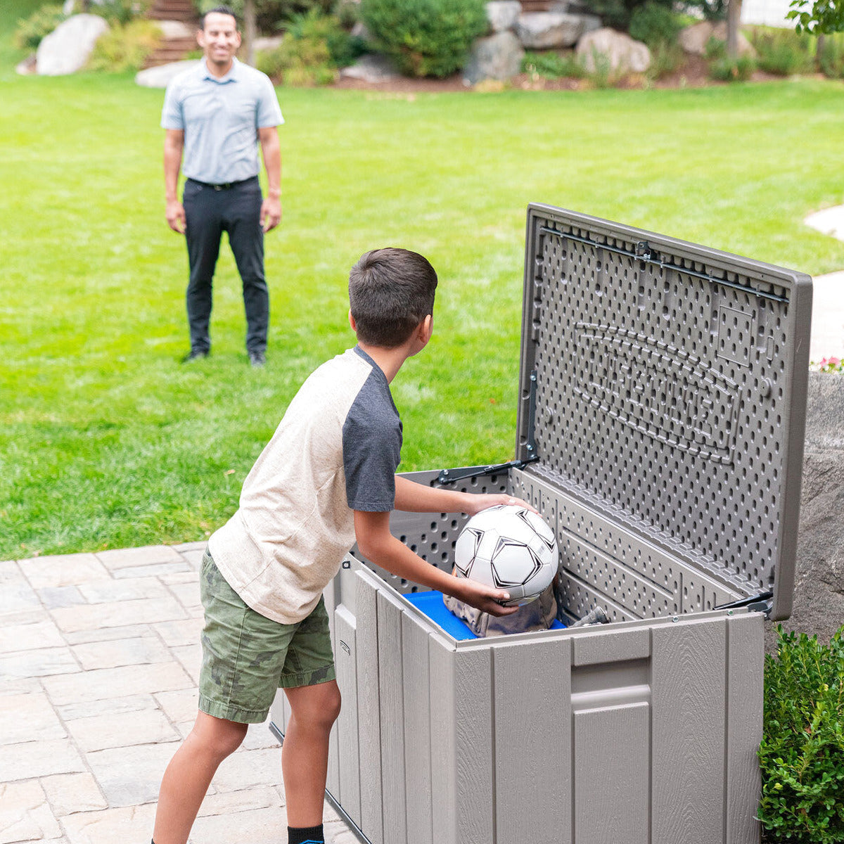 Lifetime Modern Outdoor Storage Deck Box 568 Litre Grey - 60384U