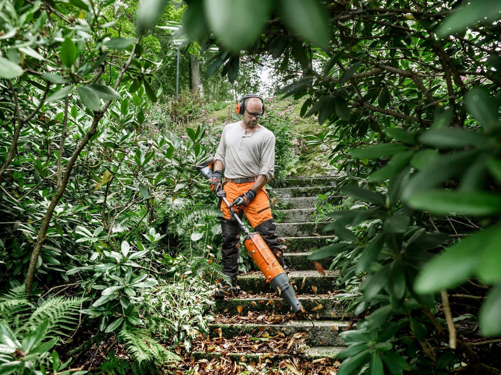 Husqvarna Straight Shaft Gas String Trimmer, 28-cc 2-Cycle, 20-in - 330LK 970545001